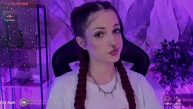 Snapshot of BratzieDarsie chatting on 03.01.25 BratzieDarsie online show from 03.01.25