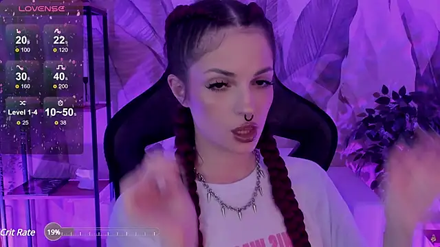 Snapshot of BratzieDarsie chatting on 03.01.25 BratzieDarsie online show from 03.01.25