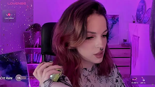 Snapshot of BratzieDarsie chatting on 03.05.25 BratzieDarsie online show from 03.05.25