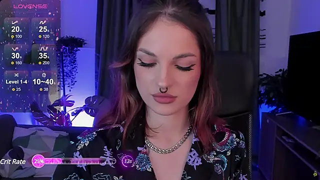 Snapshot of BratzieDarsie chatting on 03.10.25 BratzieDarsie online show from 03.10.25