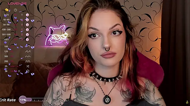 Snapshot of BratzieDarsie chatting on 09.09.25 BratzieDarsie online show from 09.09.25