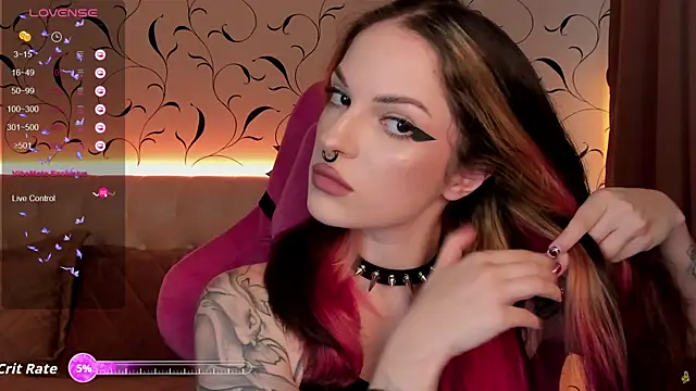 Snapshot of BratzieDarsie chatting on 09.17.25 BratzieDarsie online show from 09.17.25