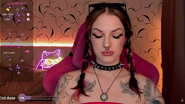 Snapshot of BratzieDarsie chatting on 09.23.25 BratzieDarsie online show from 09.23.25