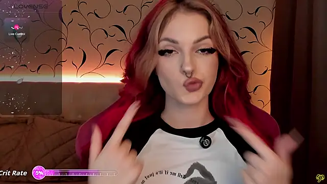 Snapshot of BratzieDarsie chatting on 10.21.25 BratzieDarsie online show from 10.21.25