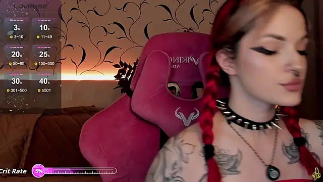 Snapshot of BratzieDarsie chatting on 10.22.25 BratzieDarsie online show from 10.22.25