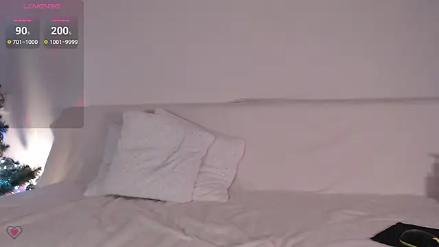 Snapshot of Kate001 chatting on 01.02.25 Kate001 online show from 01.02.25