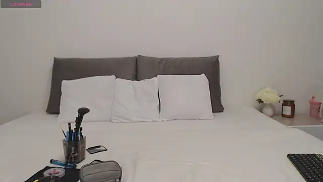 Snapshot of Kate001 chatting on 02.01.25 Kate001 online show from 02.01.25