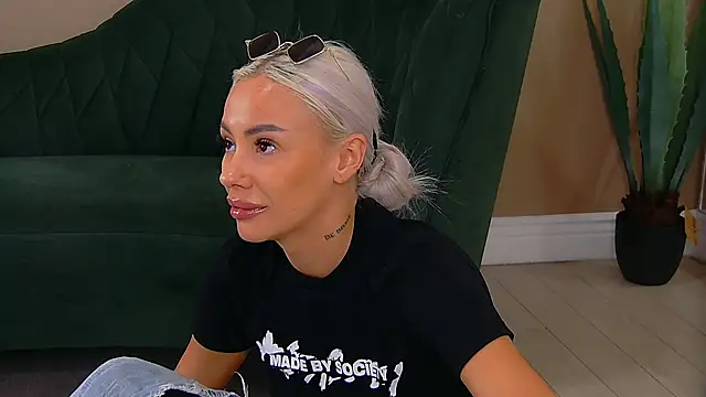 Bailey Rush online show from 09.13.25