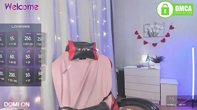 Snapshot of AnnyHoney_ chatting on 02.11.25 AnnyHoney online show from 02.11.25