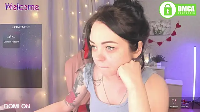 Snapshot of AnnyHoney_ chatting on 02.14.25 AnnyHoney online show from 02.14.25