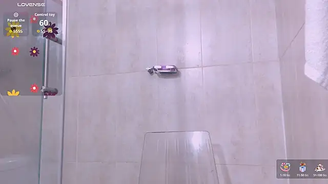 Snapshot of ElizabethBell_ chatting on 10.19.25 ElizabethBell online show from 10.19.25