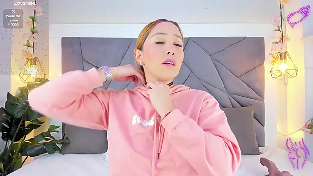 Snapshot of KiarhaTrixie chatting on 09.10.25 KiarhaTrixie online show from 09.10.25