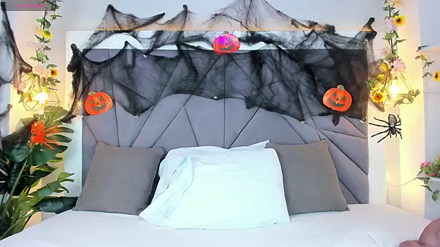 Snapshot of KiarhaTrixie chatting on 11.05.25 KiarhaTrixie online show from 11.05.25