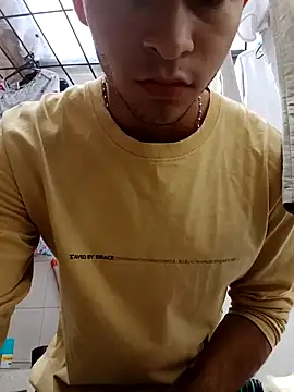 Snapshot of Emir_Hassam chatting on 12.24.24 Emir Hassam online show from 12.24.24