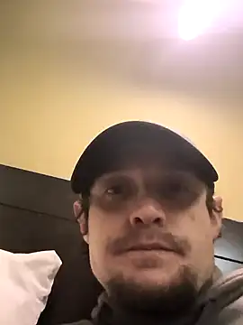 Snapshot of Midwestalpha chatting on 03.06.25 Midwestalpha online show from 03.06.25