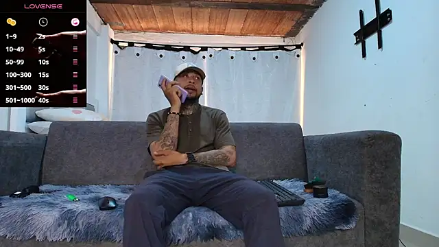 Snapshot of doglass_costa chatting on 11.18.25 doglass costa online show from 11.18.25