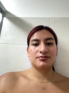 Snapshot of ari_artis chatting on 11.12.25 ari artis online show from 11.12.25