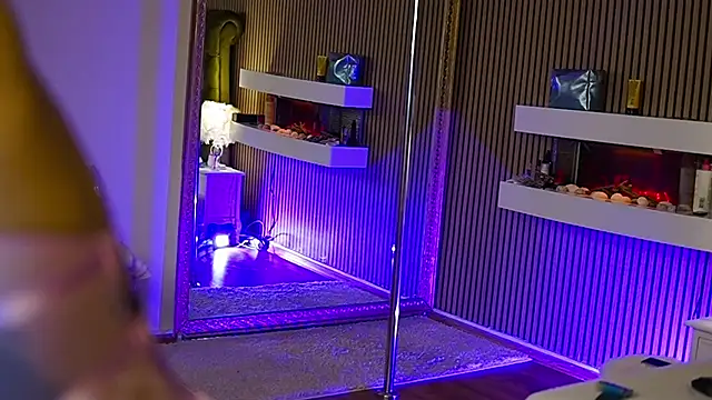 Snapshot of TiffanyMaze chatting on 12.05.24 TiffanyMaze online show from 12.05.24