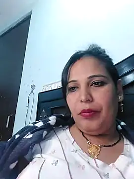 Poojabhabi101 online show from 12.18.24