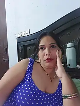 Snapshot of Poojabhabi101 chatting on 07.15.26 Poojabhabi101 online show from 07.15.26