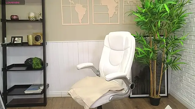 SelineSole online show from 12.04.24