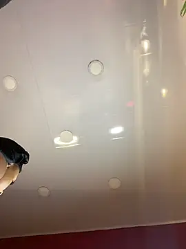 Snapshot of Aluna_sweet chatting on 10.14.25 Aluna sweet online show from 10.14.25