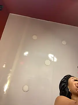 Snapshot of Aluna_sweet chatting on 10.16.25 Aluna sweet online show from 10.16.25