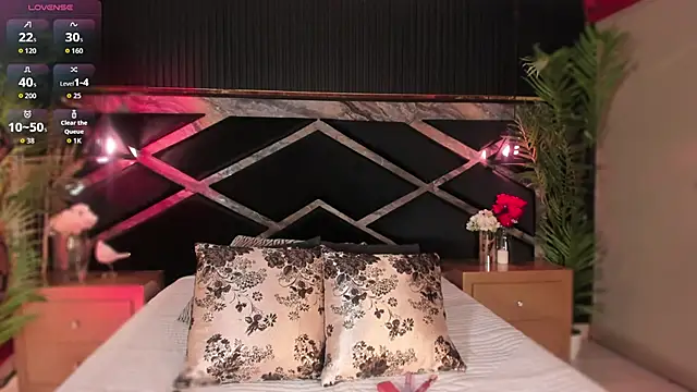 Snapshot of Aluna_sweet chatting on 10.22.25 Aluna sweet online show from 10.22.25