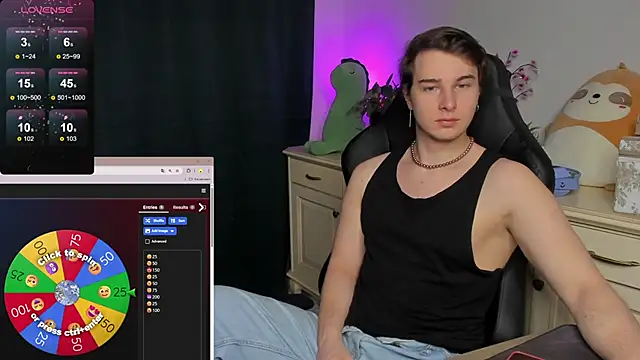 Snapshot of Vincent_Strong chatting on 11.12.25 Vincent Strong online show from 11.12.25