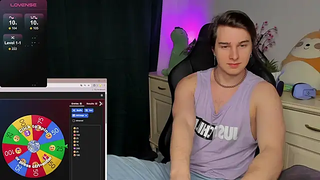 Snapshot of Vincent_Strong chatting on 11.15.25 Vincent Strong online show from 11.15.25