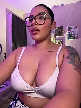 GigiiStone online show from 03.30.26