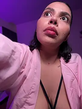 GigiiStone online show from 04.08.26