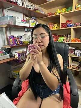 Snapshot of demyanderson_ chatting on 02.28.26 demyanderson online show from 02.28.26