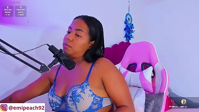 Snapshot of samanthaabloom chatting on 10.16.25 samanthaabloom online show from 10.16.25