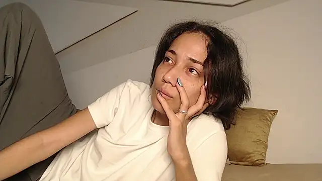 Snapshot of hot_little_bunny chatting on 10.01.25 hot little bunny online show from 10.01.25