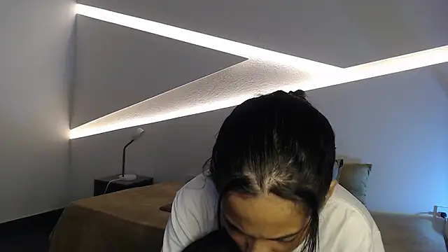 Snapshot of hot_little_bunny chatting on 10.08.25 hot little bunny online show from 10.08.25