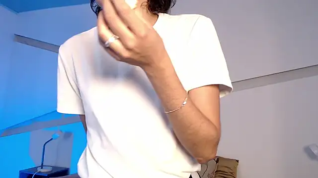 Snapshot of hot_little_bunny chatting on 10.21.25 hot little bunny online show from 10.21.25