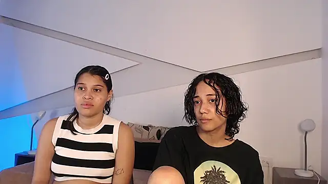 Snapshot of hot_little_bunny chatting on 11.12.25 hot little bunny online show from 11.12.25