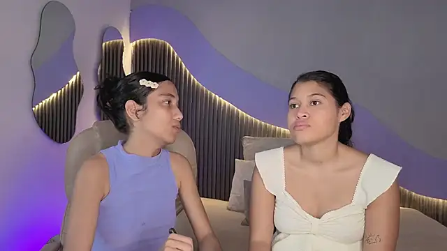 hot little bunny online show from 04.23.26