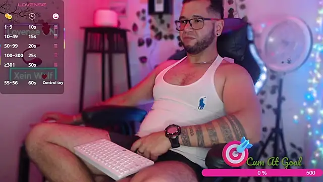 Snapshot of Xein_WoIf chatting on 10.01.25 Xein WoIf online show from 10.01.25