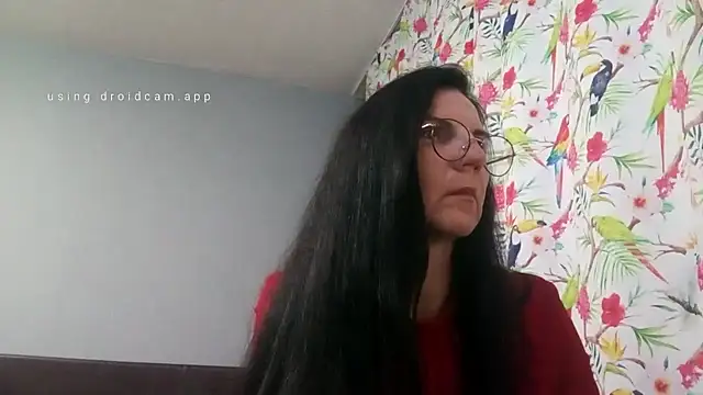 Snapshot of AlfejiRise chatting on 10.13.25 AlfejiRise online show from 10.13.25