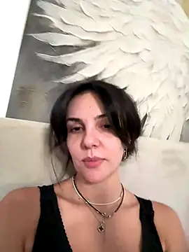 Snapshot of TaniaAmore chatting on 10.11.25 TaniaAmore online show from 10.11.25