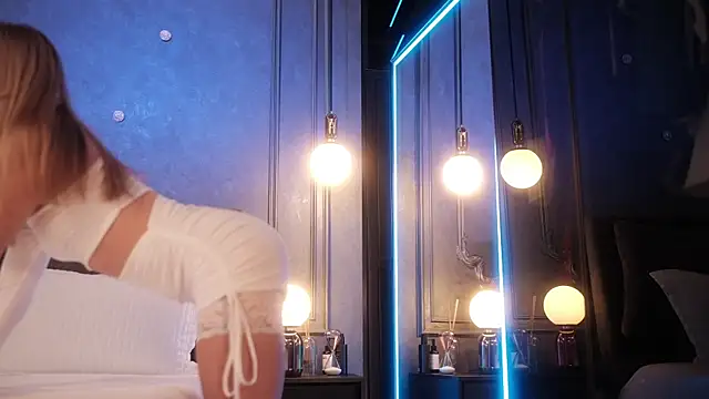 Snapshot of Rikka_Moore chatting on 10.02.25 Rikka Moore online show from 10.02.25