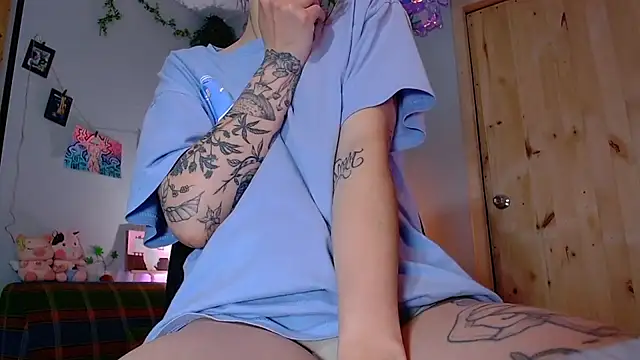 VickyJackson  online show from 09.25.25