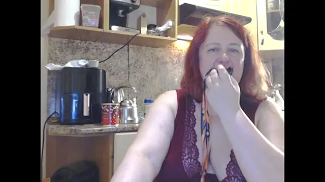 Snapshot of NikolRedMilf chatting on 06.05.26 NikolRedMilf online show from 06.05.26