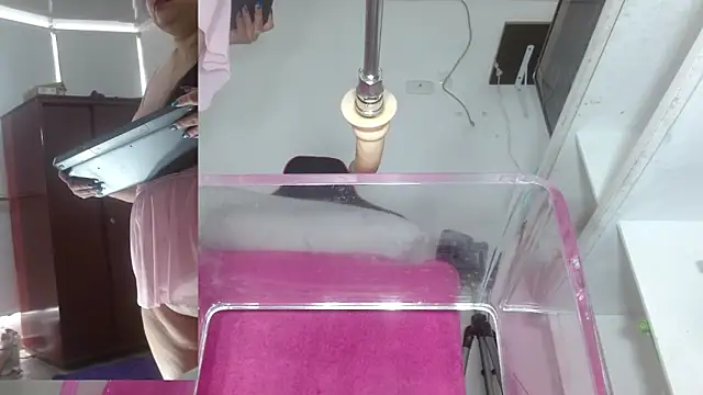 Snapshot of sammyEvans__ chatting on 10.17.25 sammyEvans online show from 10.17.25