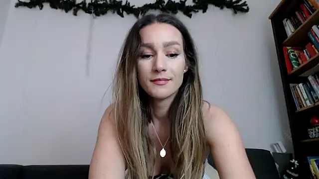 Snapshot of ChocoBelle chatting on 02.02.25 ChocoBelle online show from 02.02.25