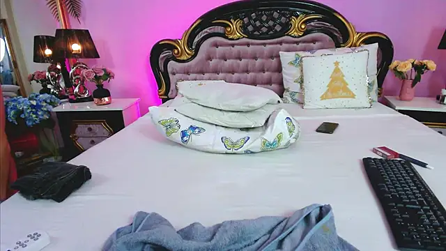 Snapshot of MyaJenson chatting on 01.14.25 MyaJenson online show from 01.14.25