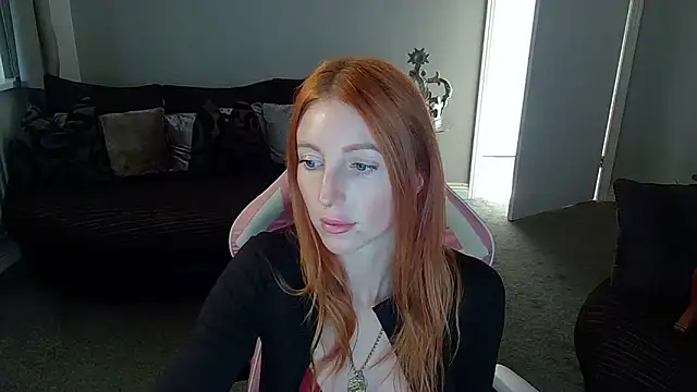 Snapshot of Red_firesquirt chatting on 09.25.25 Red firesquirt online show from 09.25.25