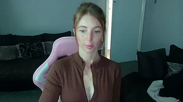 Snapshot of Red_firesquirt chatting on 04.28.26 Red firesquirt online show from 04.28.26